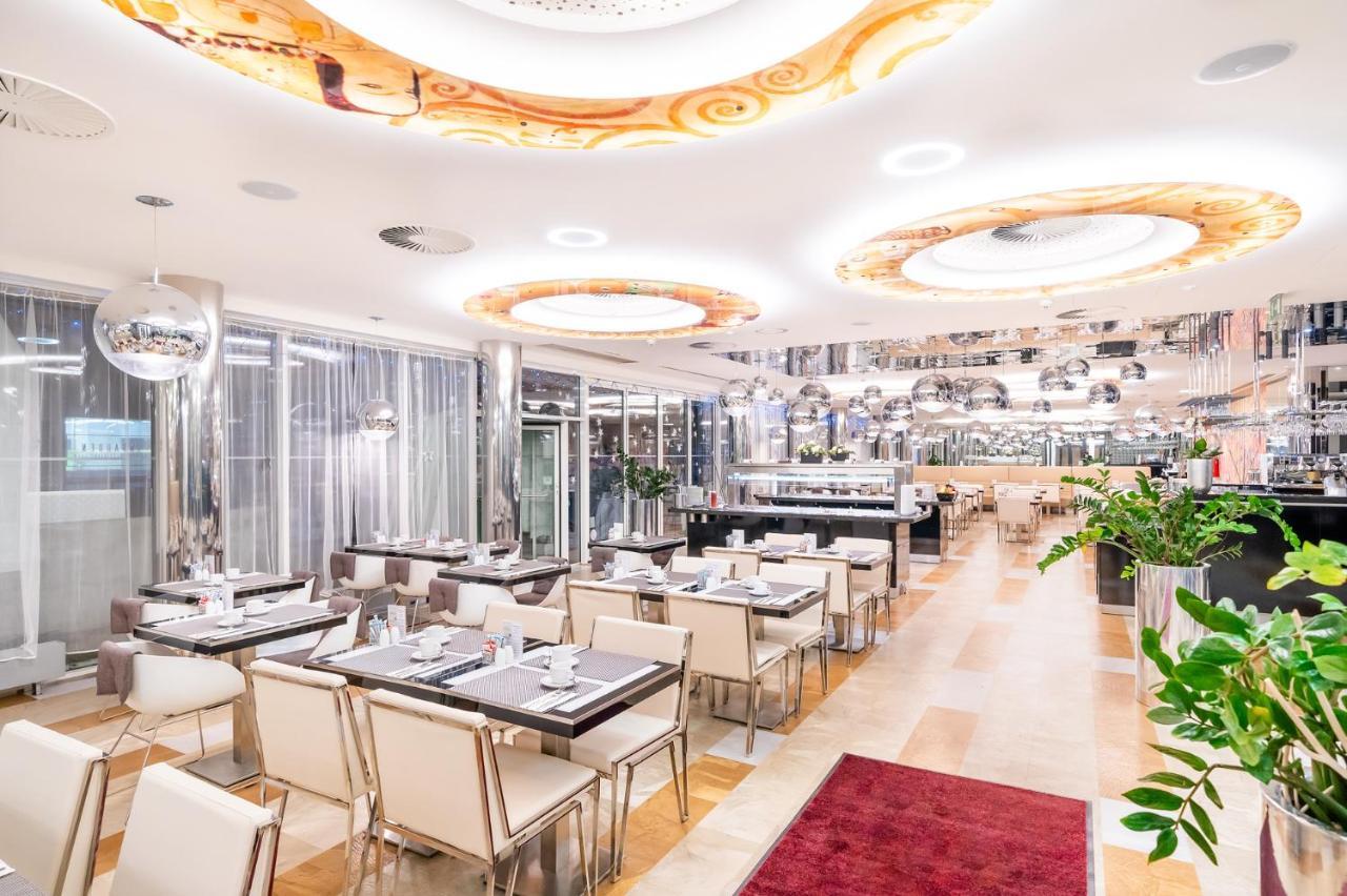 Grandium Hotel Prague Exterior photo The restaurant