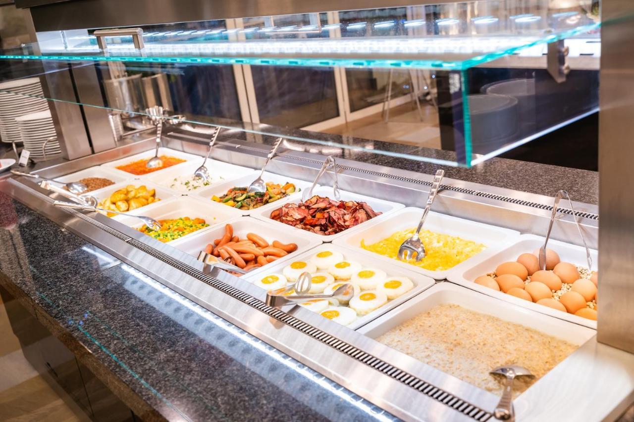 Grandium Hotel Prague Exterior photo Breakfast buffet at a hotel