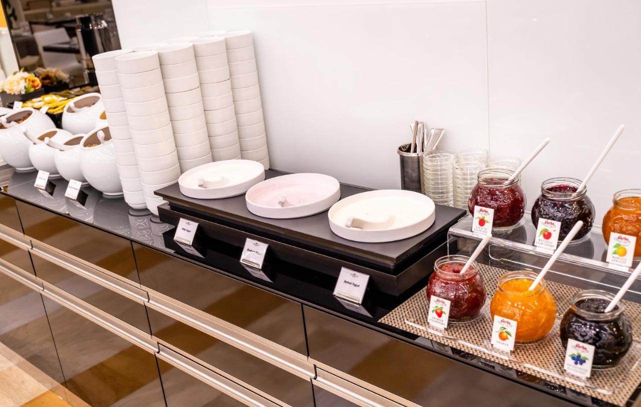 Grandium Hotel Prague Exterior photo Breakfast buffet at a luxury hotel