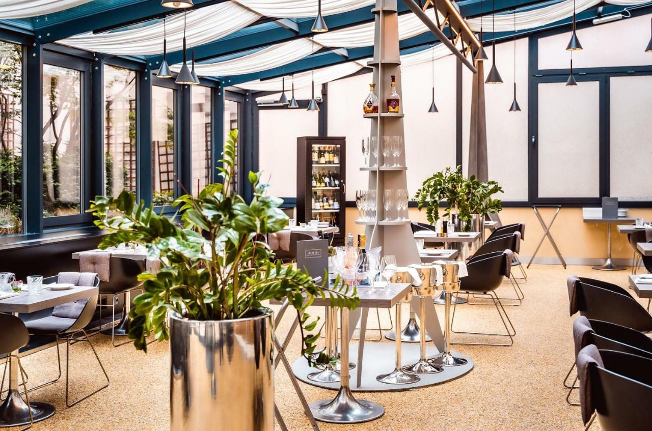Grandium Hotel Prague Exterior photo The terrace